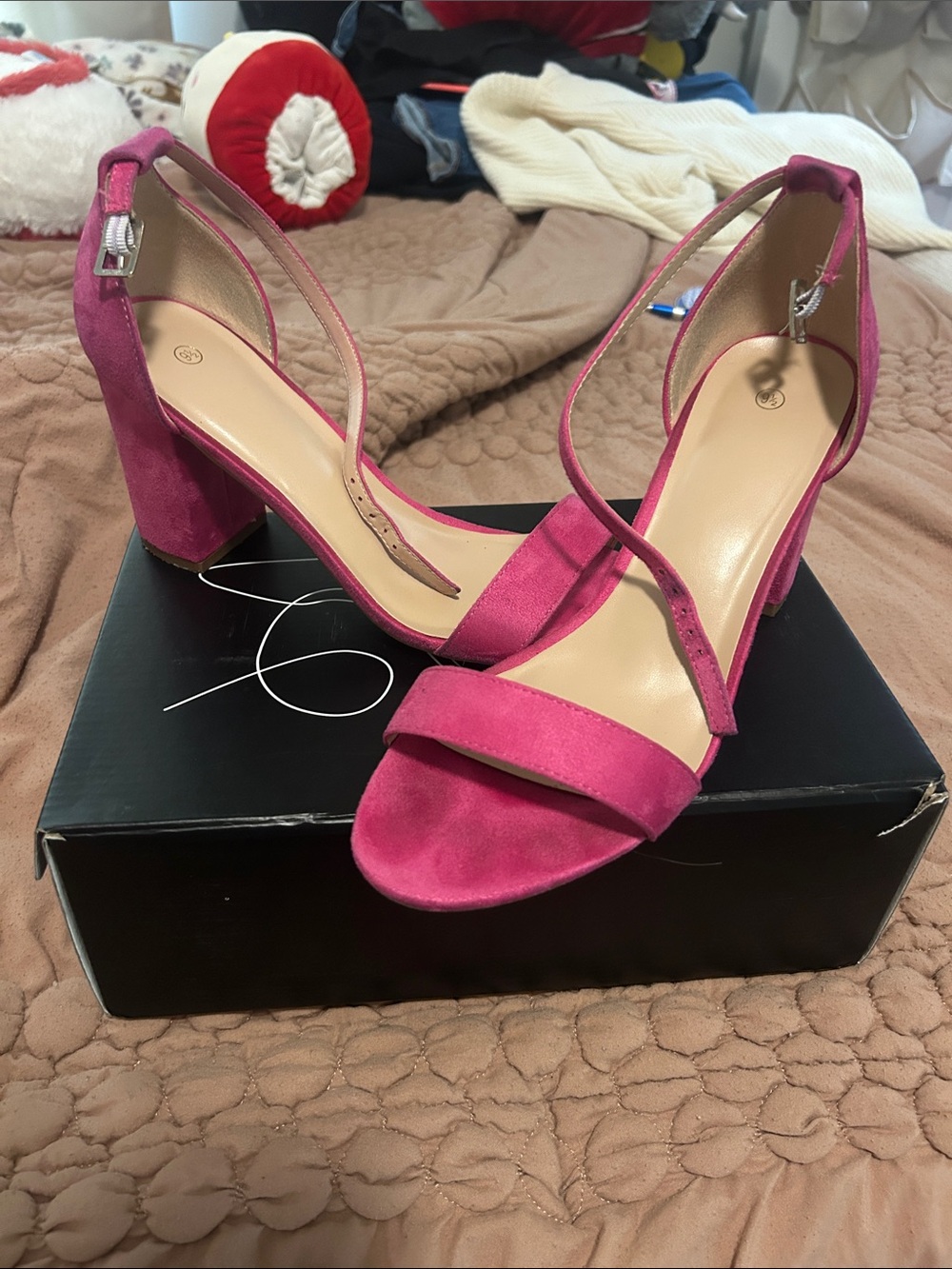 Open-Toe Fuchsia Block Heel Sandals with Ankle Strap